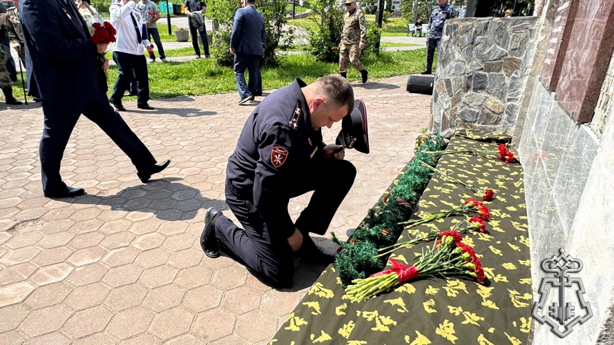  На Камчатке росгвардейцы отдали дань памяти ветеранам боевых действий
