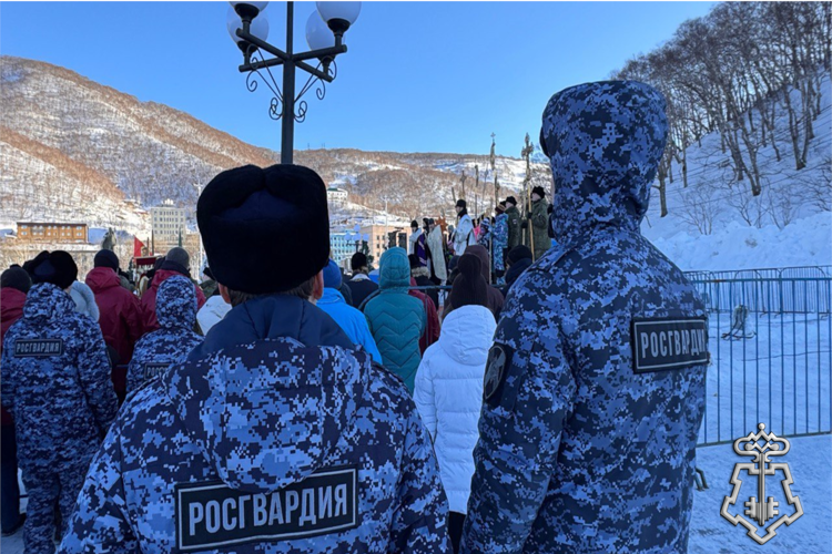 Росгвардия на Камчатке: обеспечение порядка и участие в Рождественском Крестном ходе