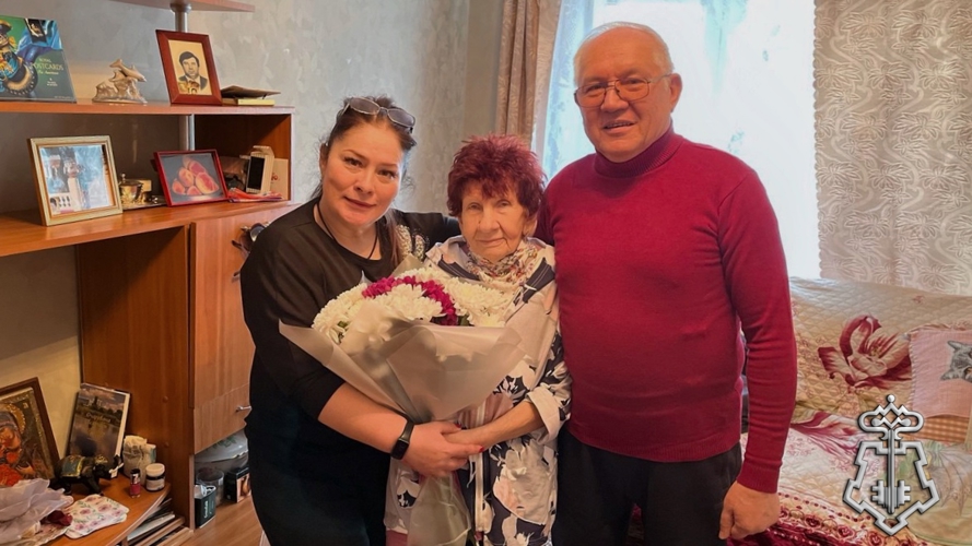 Камчатские росгвардейцы в День матери: память о героях и поддержка их семей