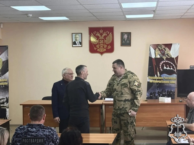 На Камчатке наградили сотрудников и ветеранов Росгвардии памятными медалями
