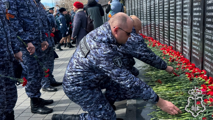 На Камчатке росгвардейцы почтили память героев Великой Отечественной войны