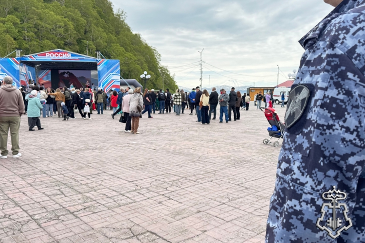 Камчатские росгвардейцы в День России обеспечили безопасность праздничных мероприятий
