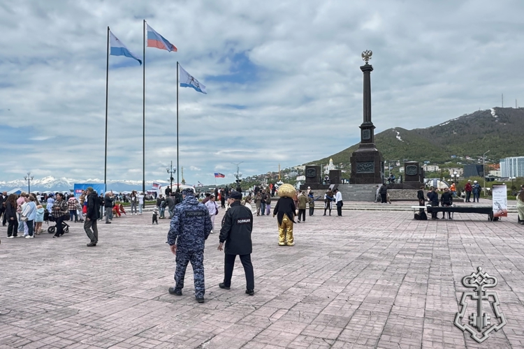 Камчатские росгвардейцы в День России обеспечили безопасность праздничных мероприятий