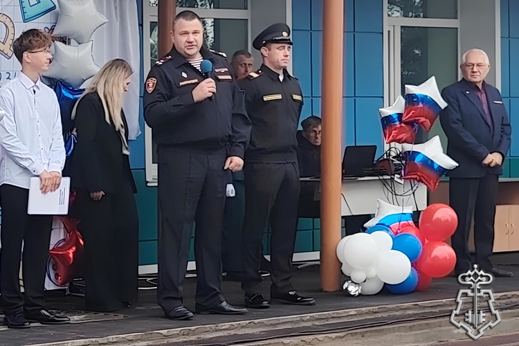 Камчатские росгвардейцы приняли участие в открытии мемориальной доски